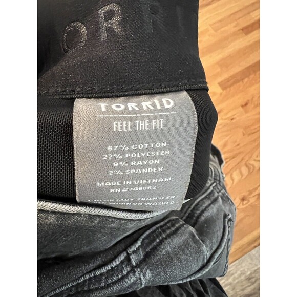 TORRID feel The Fit Black Stretch Distressed Ripped Jeans 22 - Picture 4 of 7
